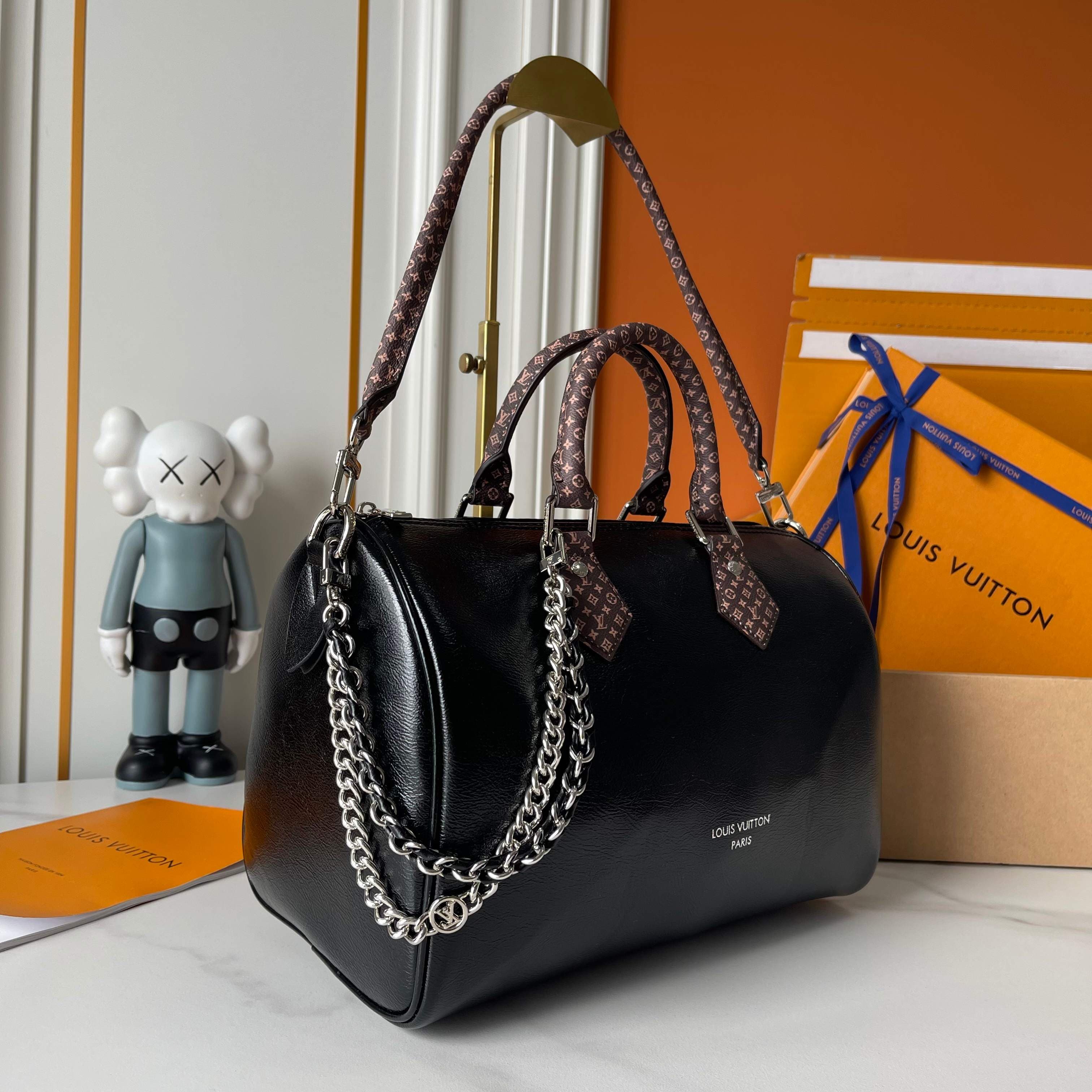 Louis Vuitton White Shoulder Bag M13344