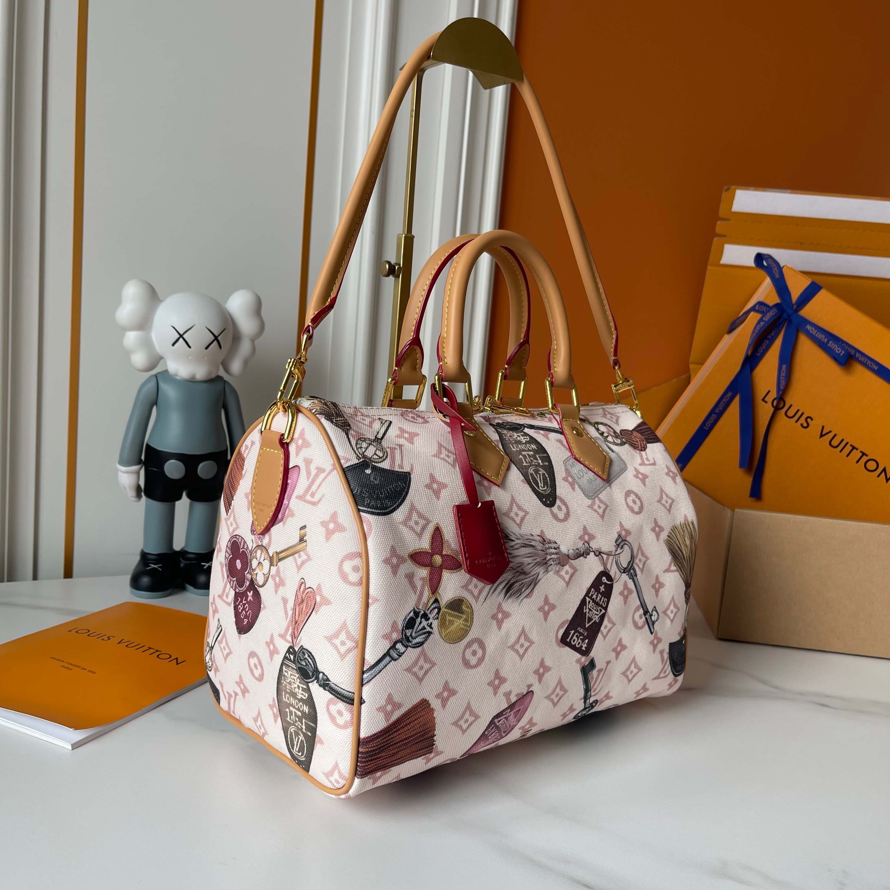 Louis Vuitton White Shoulder Bag M13344