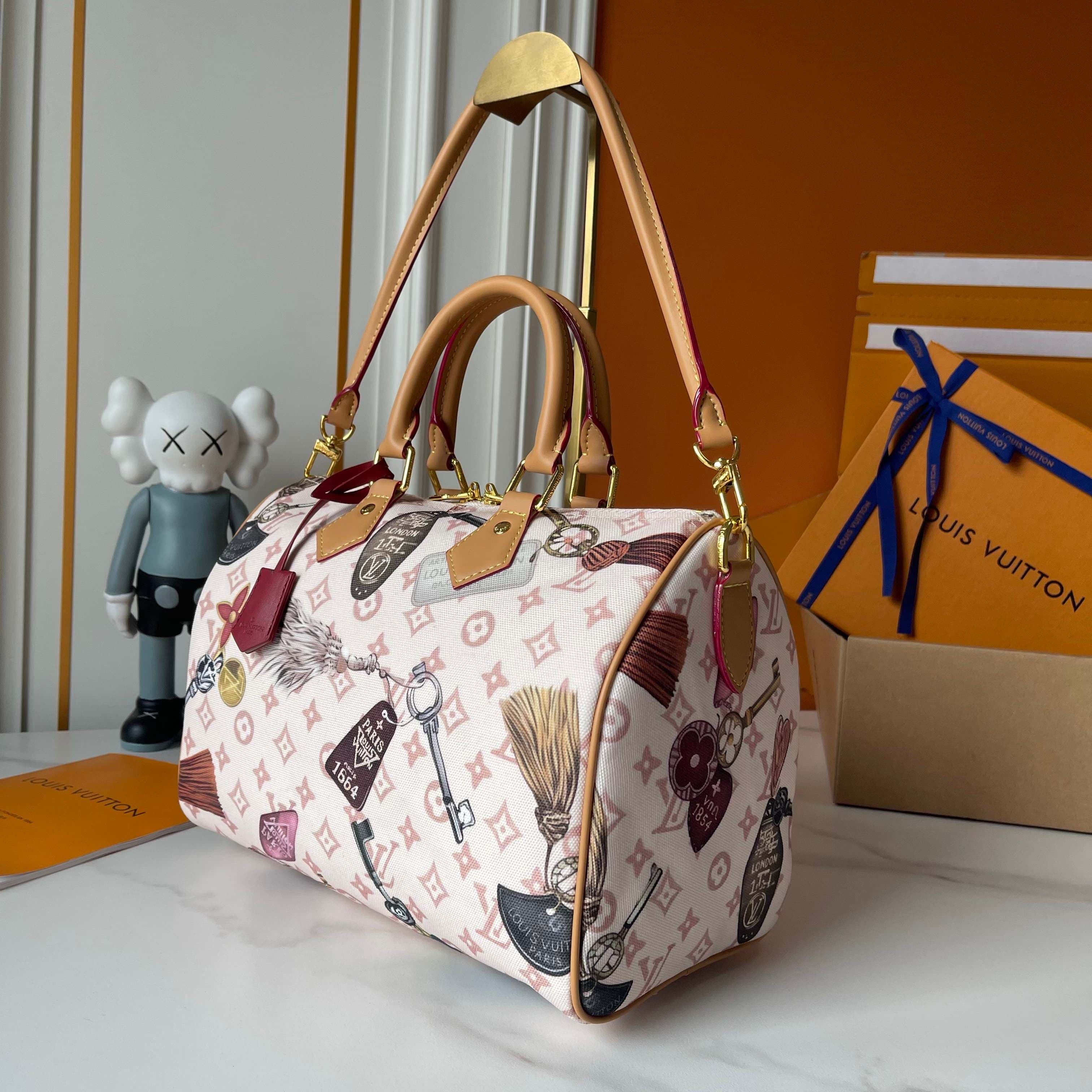 Louis Vuitton White Shoulder Bag M13344