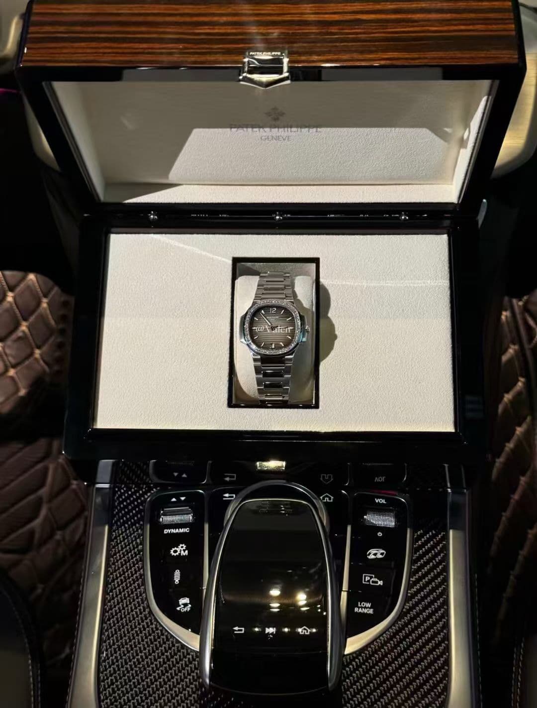 Luxury Watch White Product