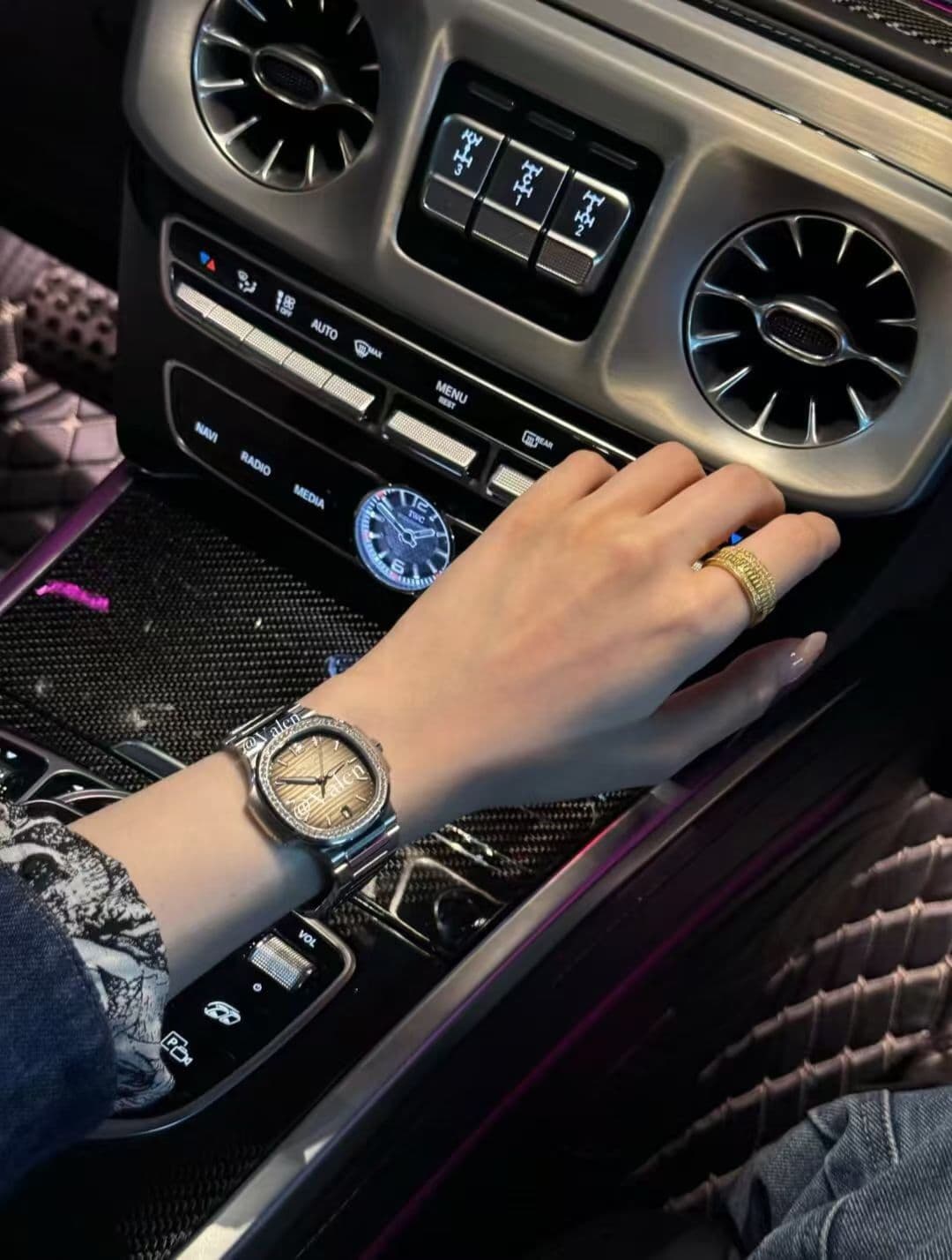 Luxury Watch White Product