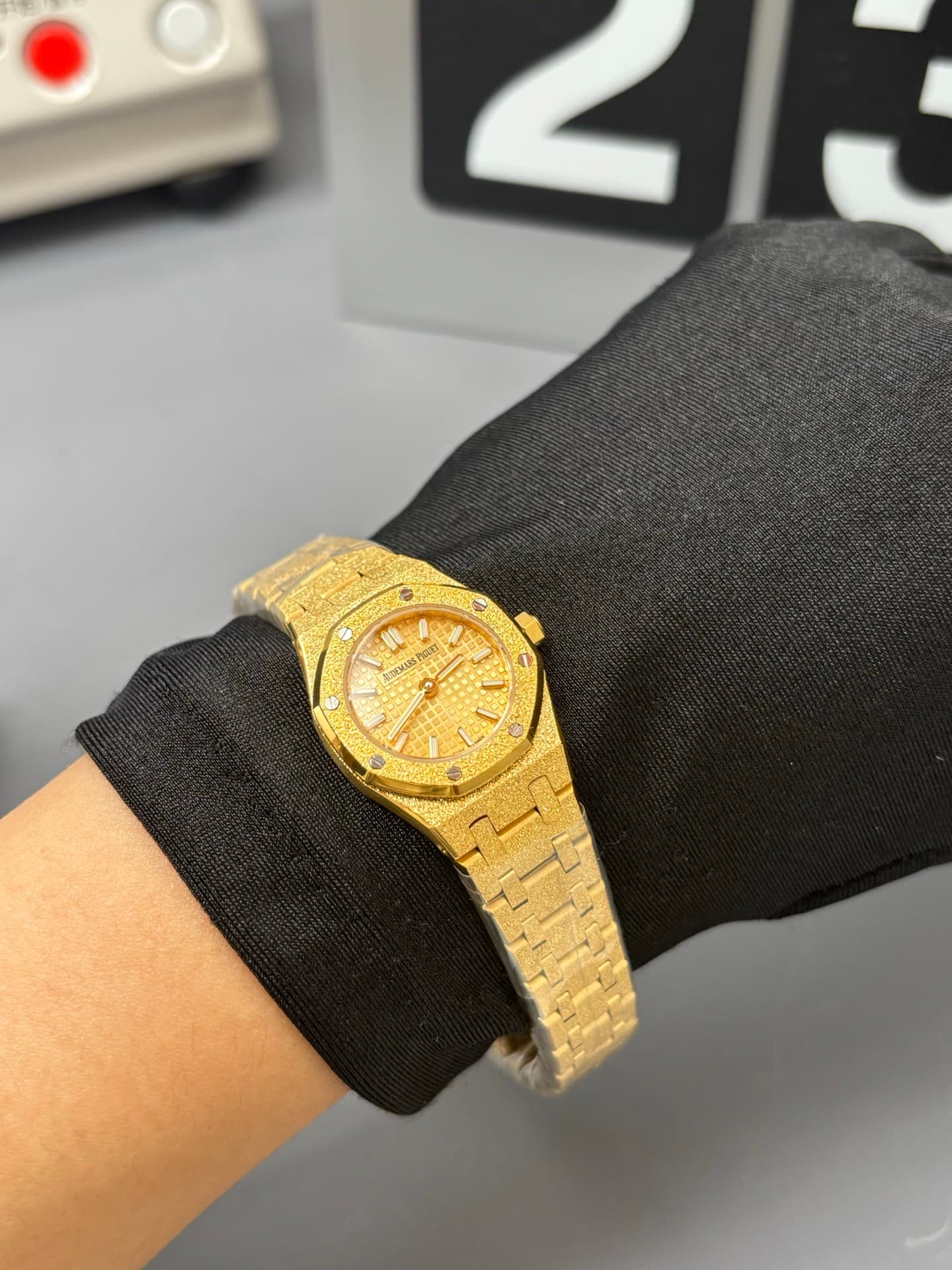 Audemars Piguet Cream Mini Watch