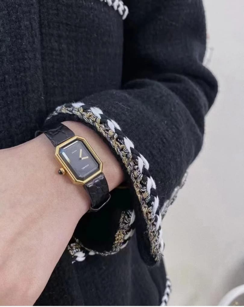 Luxury Watch Red Product