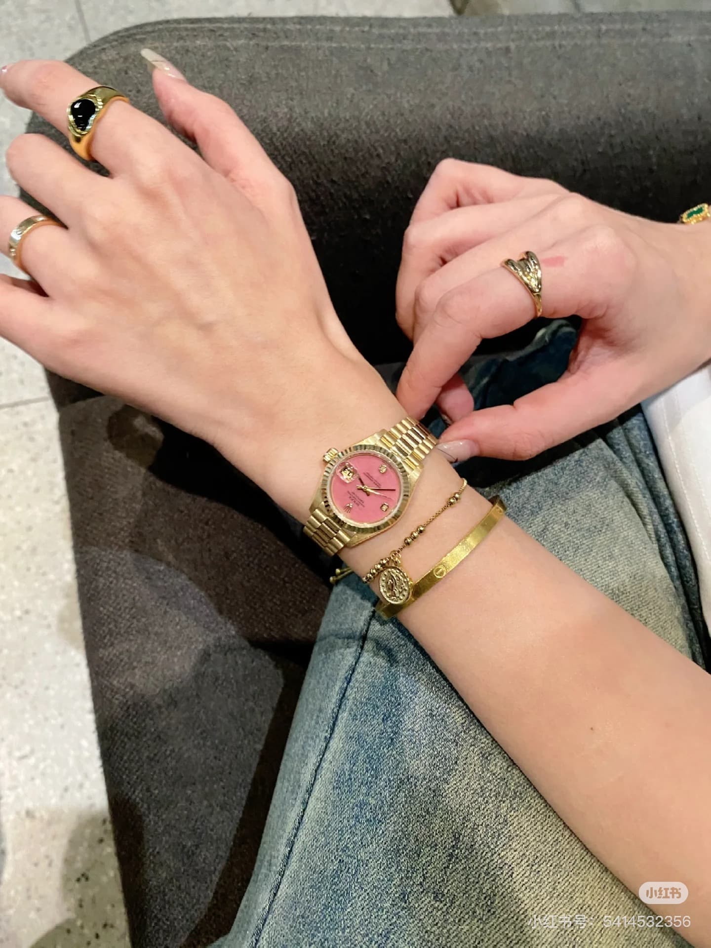 Luxury Watch White Product