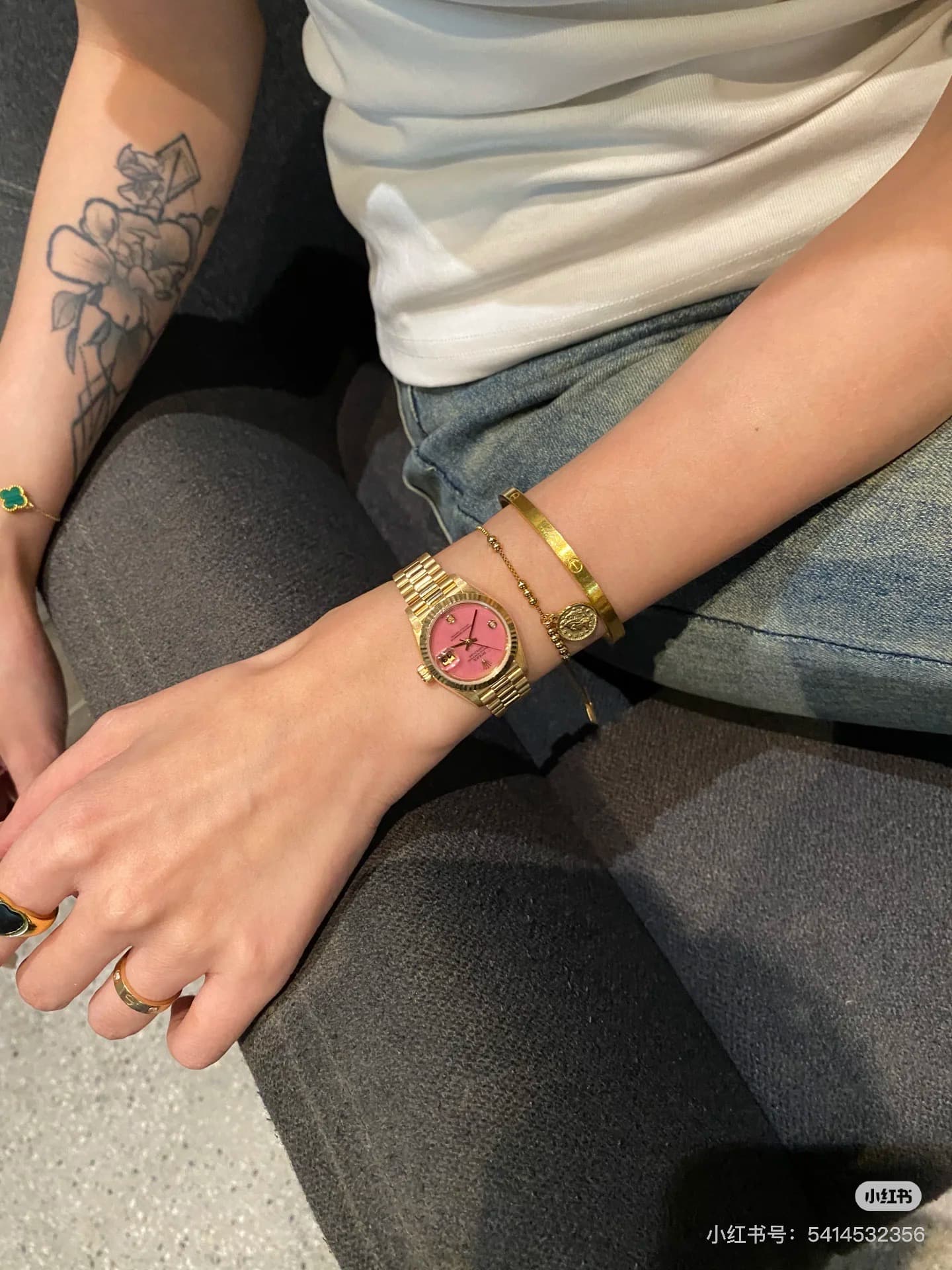 Luxury Watch White Product
