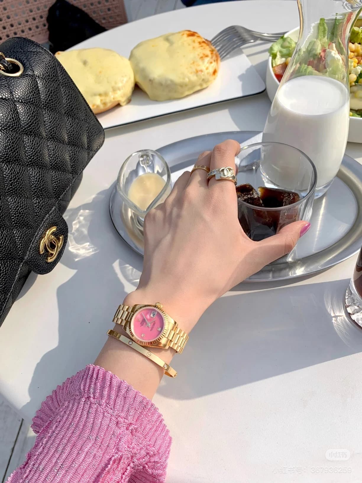 Luxury Watch White Product