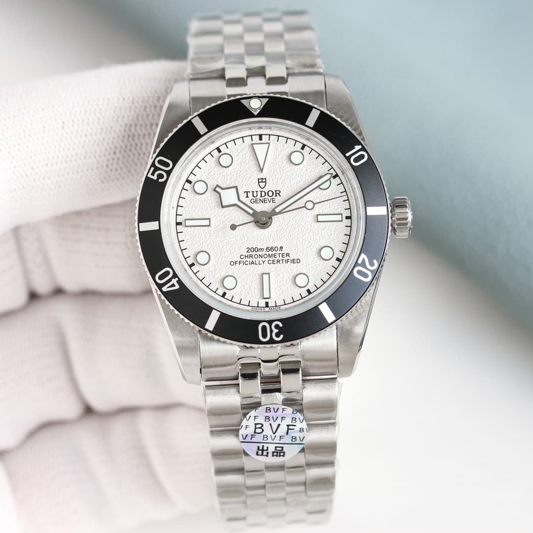 Bottega Veneta Blue Watch M79000
