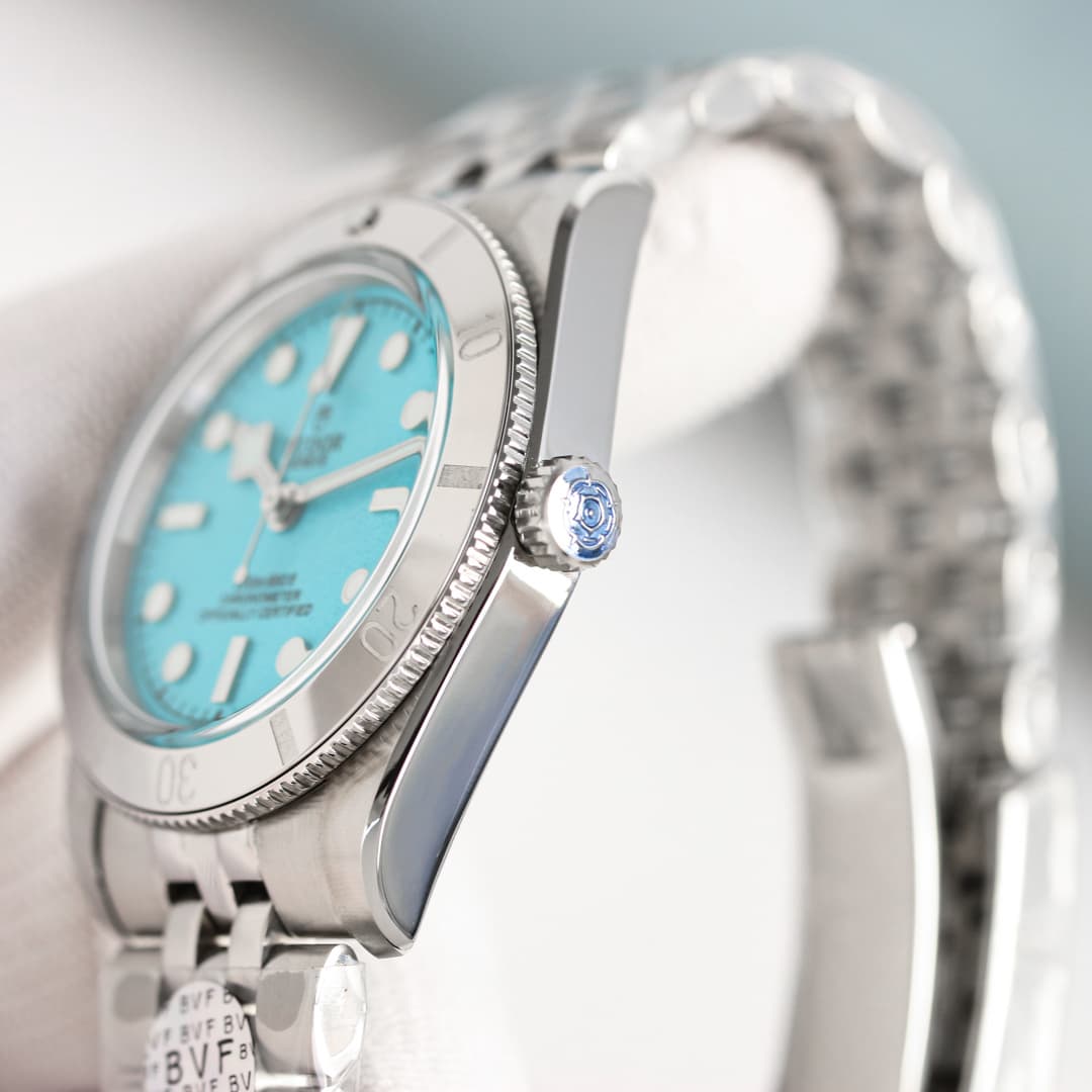Bottega Veneta Blue Watch M79000