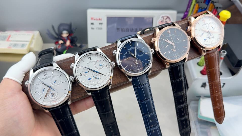 Jaeger-LeCoultre White Watch Q1428421