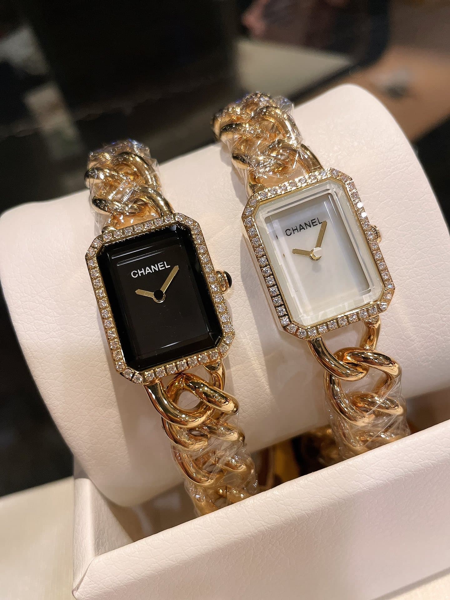 Bottega Veneta White Watches 