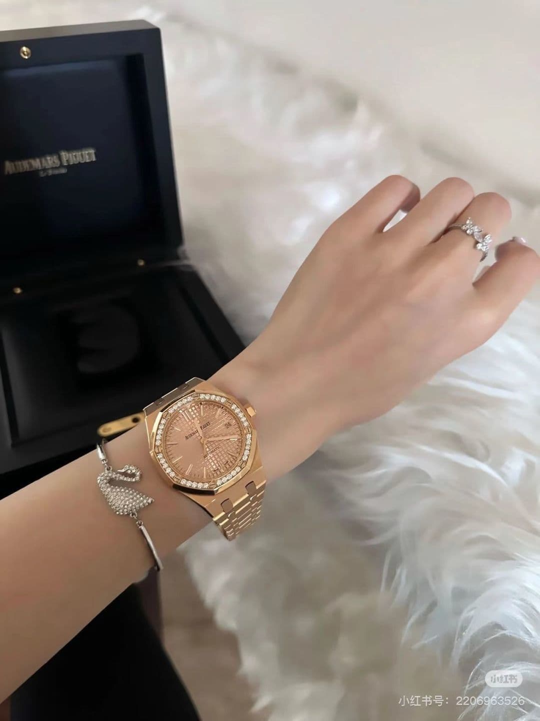 Luxury Watch Gold Product