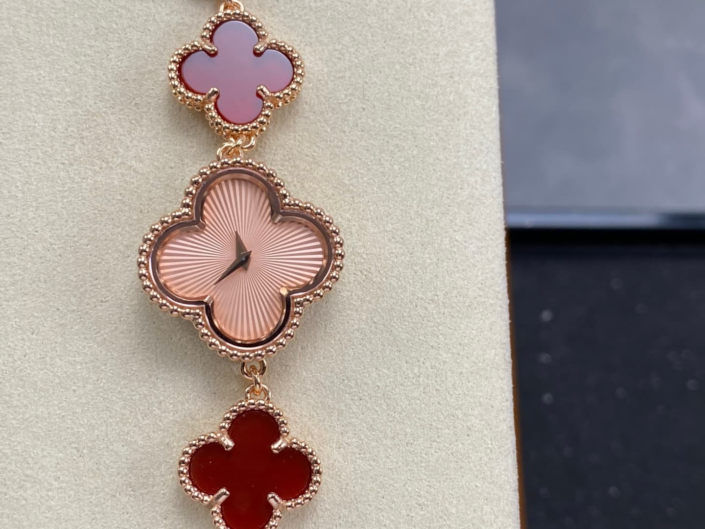 Van Cleef & Arpels White Watches 
