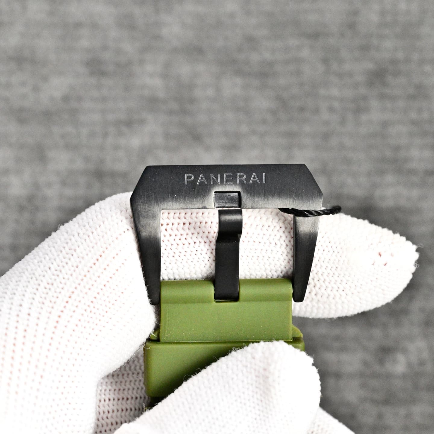 Panerai Black Watch PAM01522