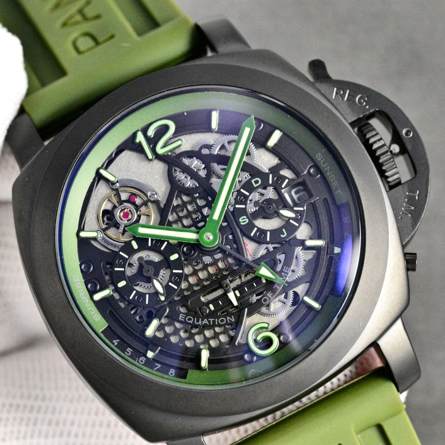 Panerai Black Watch PAM01522