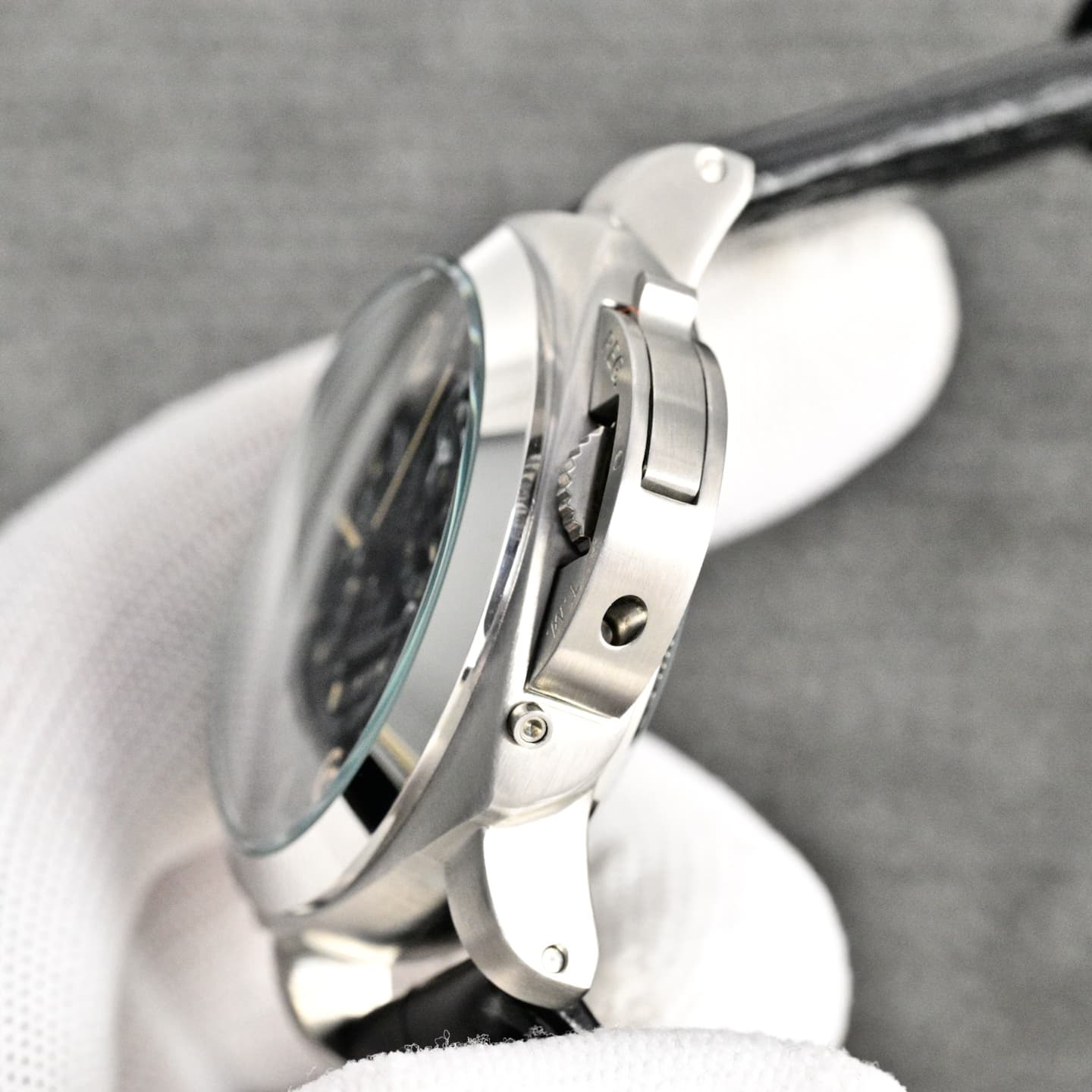 Panerai Black Watch PAM00820