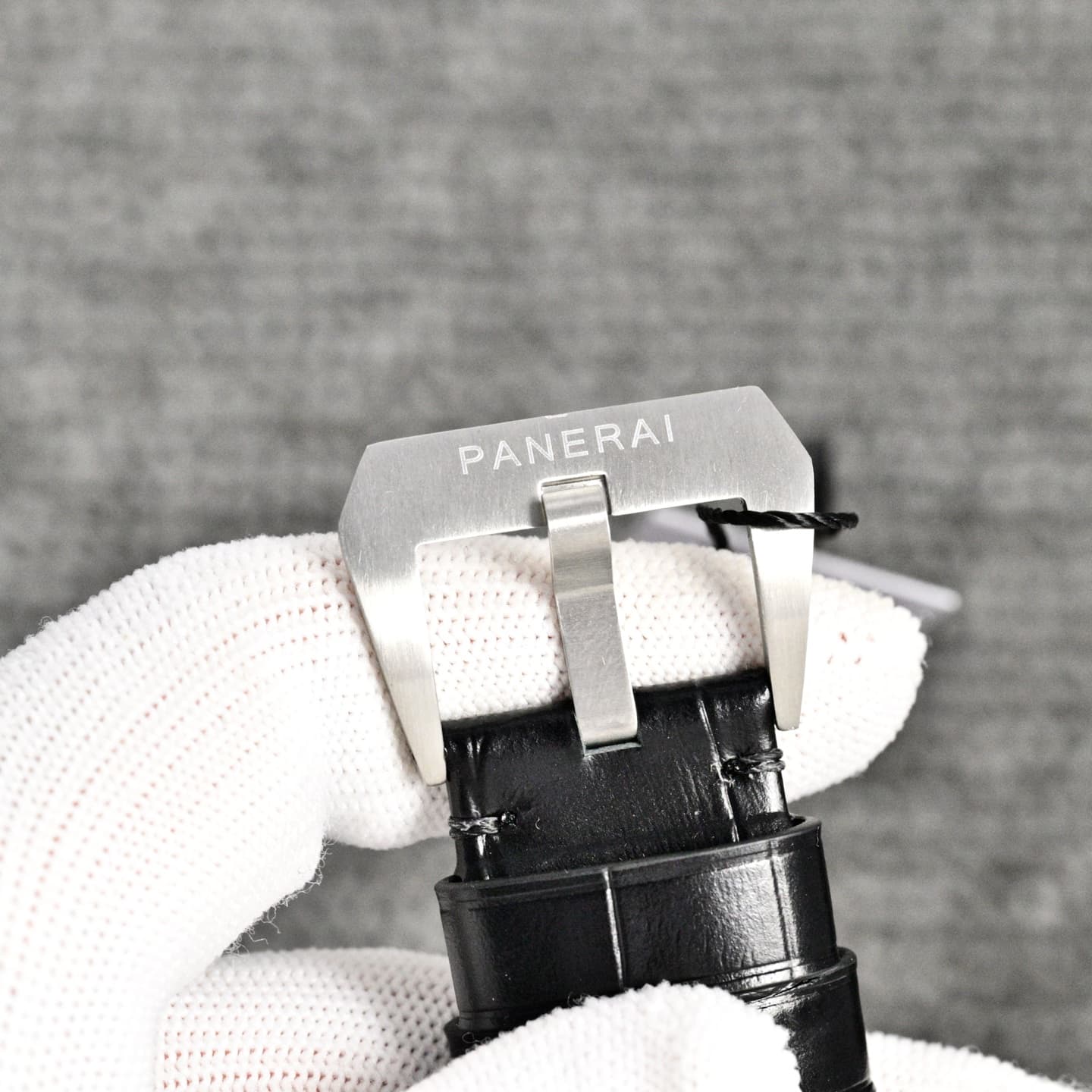 Panerai Black Watch PAM00820