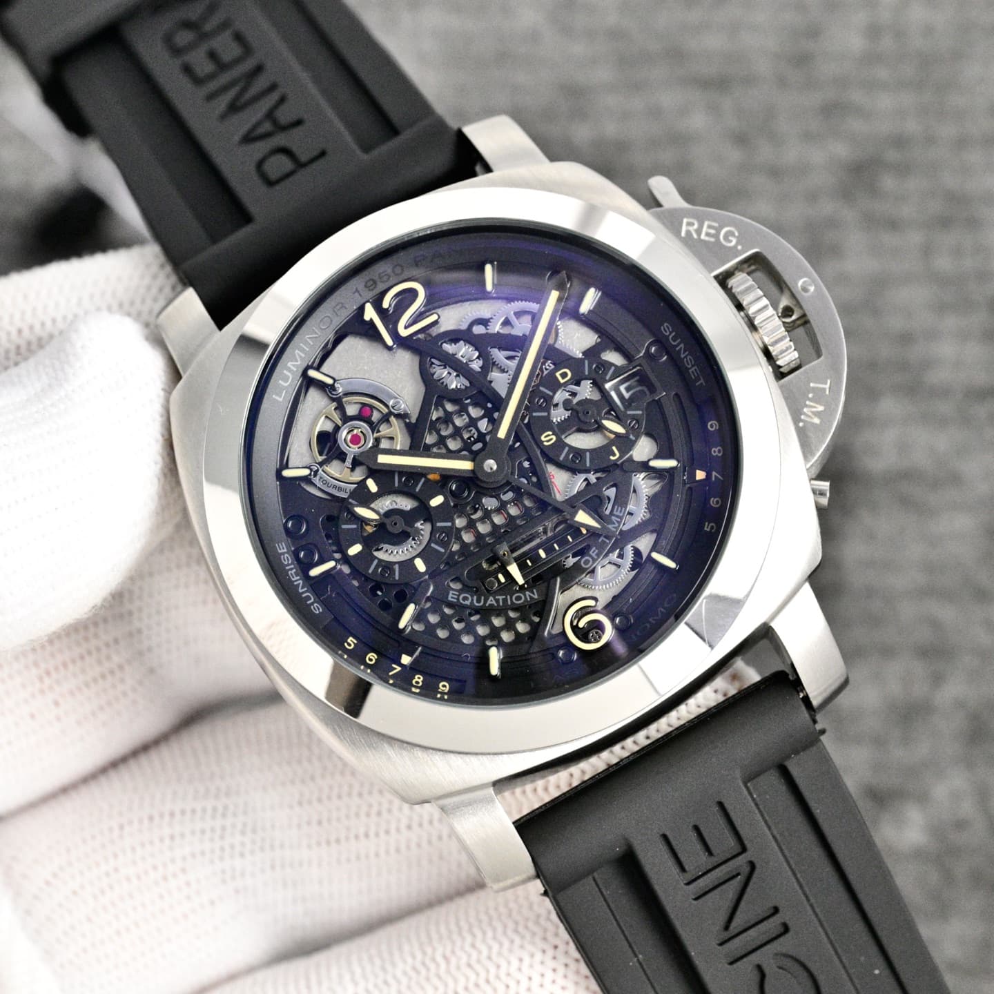 Panerai Black Watch PAM00820