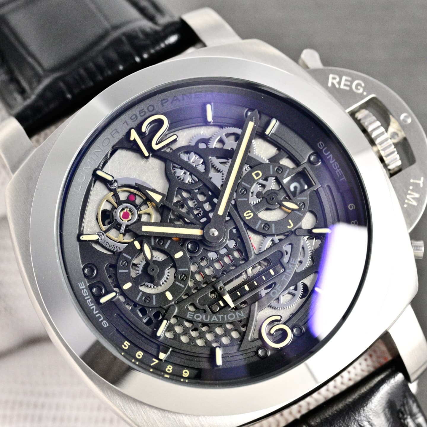 Panerai Black Watch PAM00820