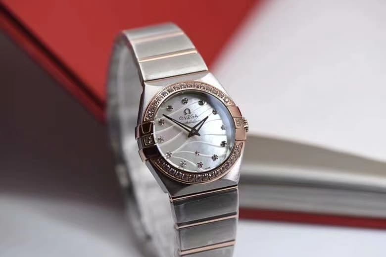 Omega Red Watch 123