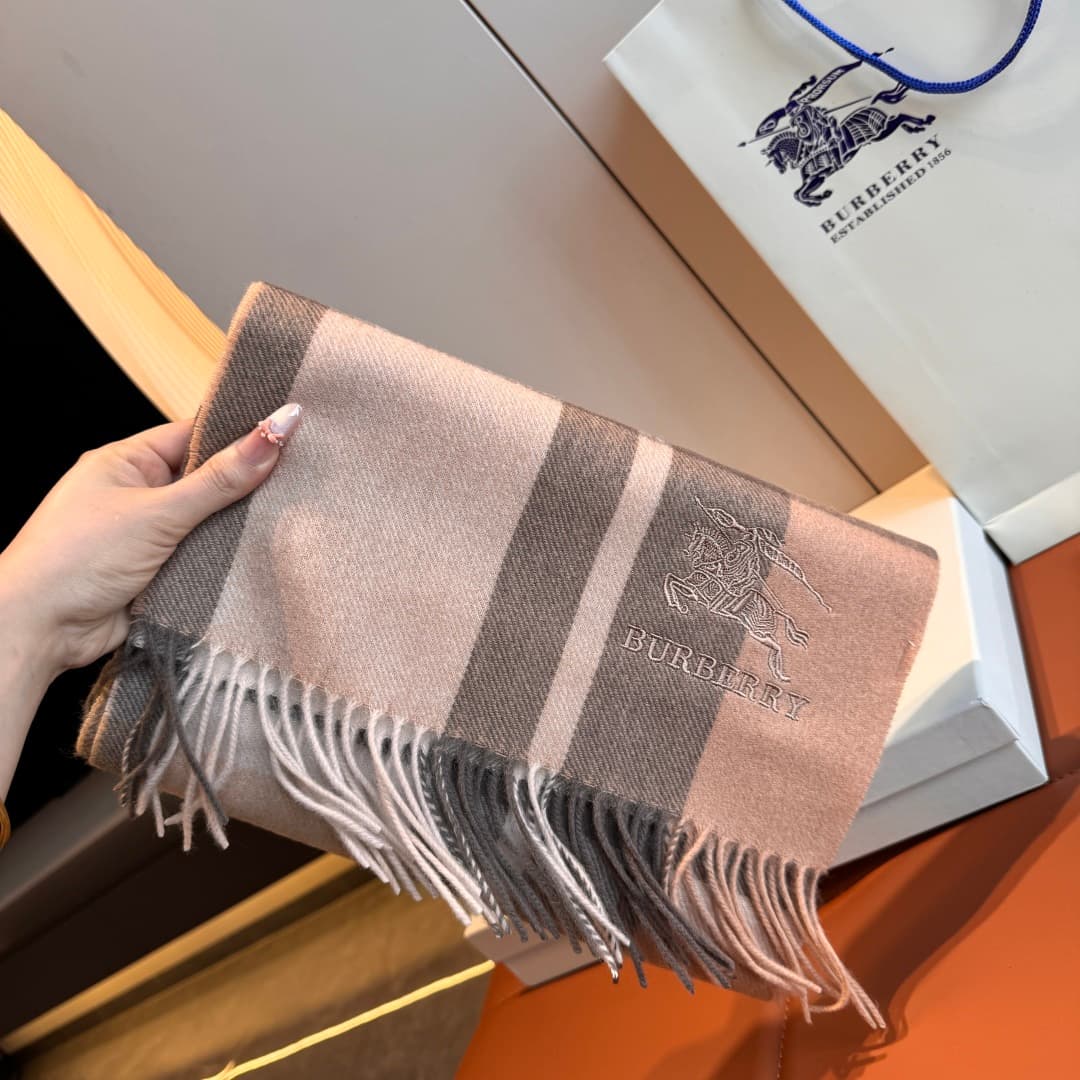 Burberry Accessory